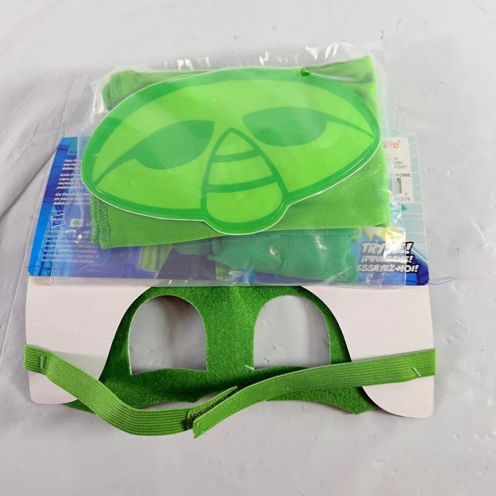 PJ Masks Power Heroes Gekko Light-Up Mask & Cape Accessory Kit Disguise New